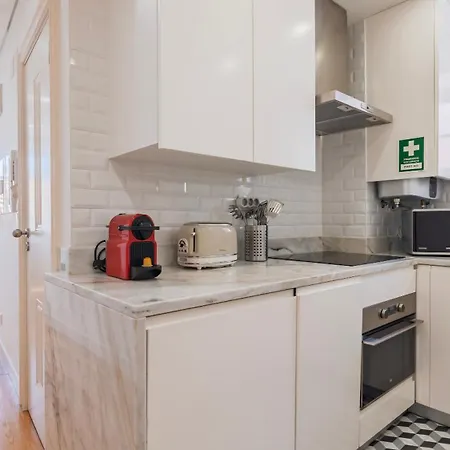 Bright 1br Flat In Bairro Alto By Lovelystay Apartment *