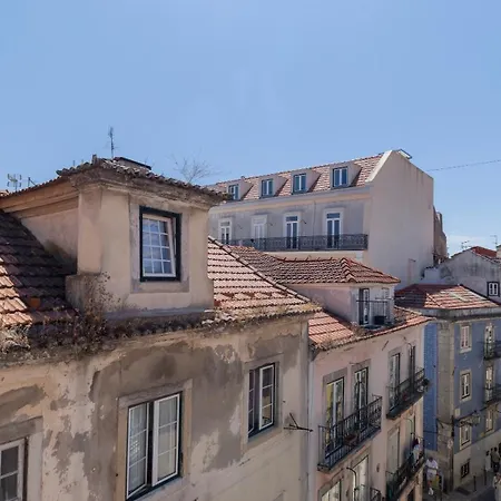 Apartment Bright 1br Flat In Bairro Alto By Lovelystay Lissabon